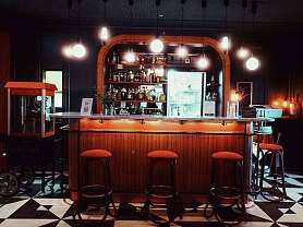 Bar Lounge